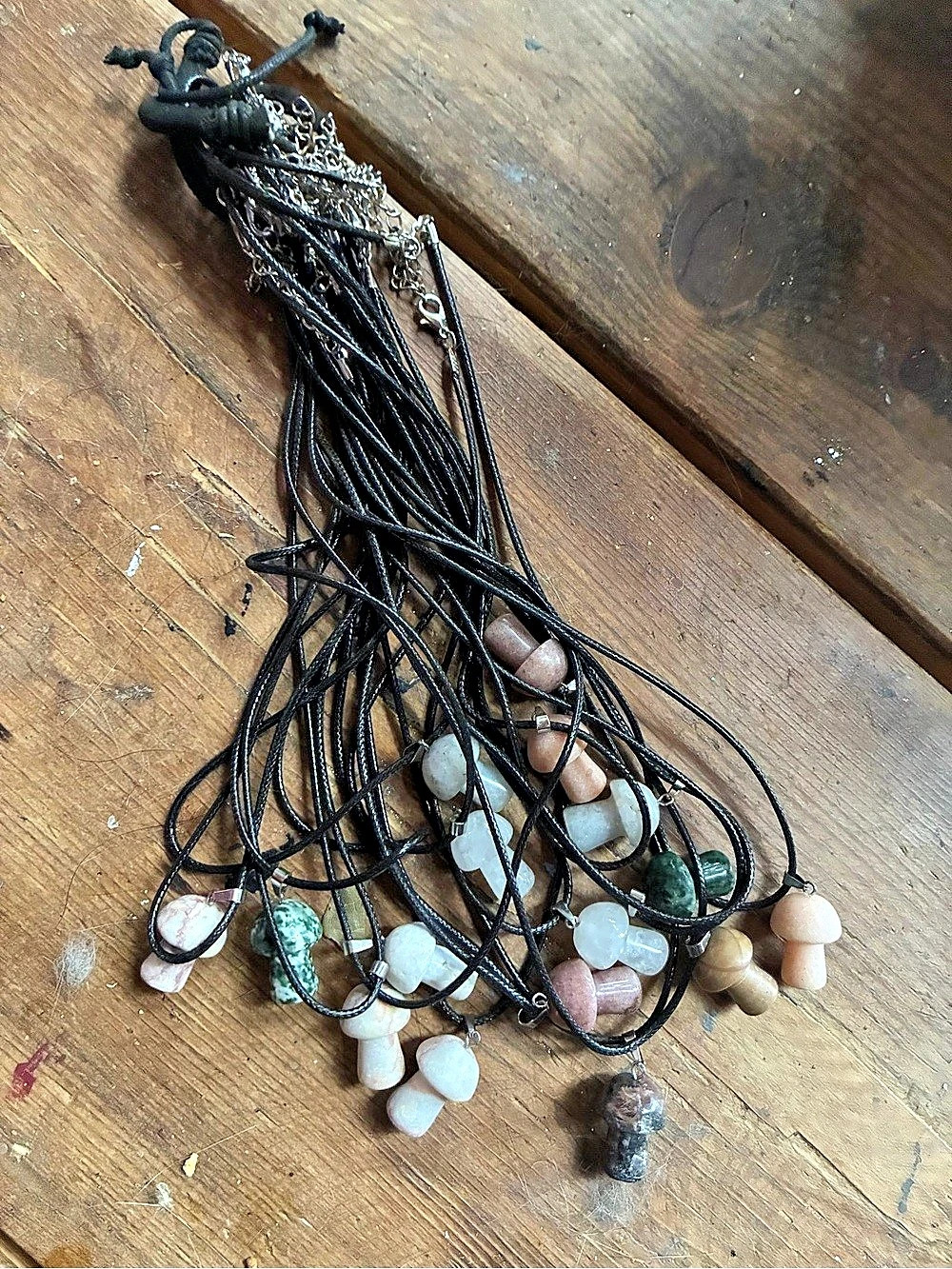 Multicolor Pendant Necklace Set - Picture 2 of 2